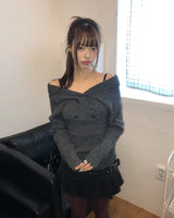 Oin Double-Button Off-Shoulder Knit