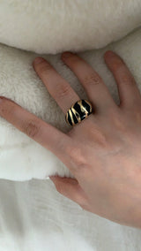 Black pattern gold ring