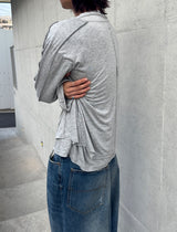 アンバランスネックラインスラッシュカットレイヤードTシャツ(グレー)