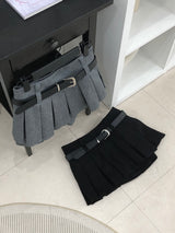 ベルトツーバックルミニスカートパンツ