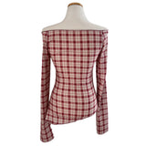 チェリーレッドチェクオフショルダーシャーリングスリムフィットロングスリーブTシャツ (Red)