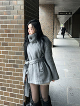 High-neck short strap coat
