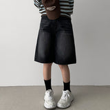 Four nits  back pocket denim shorts