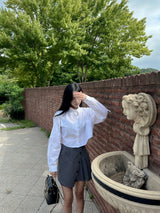Twill shoulder ribbon shirring loose fit crop shirt (2 colors)