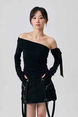 RIEN ONE-SHOULDER SHIRRING TOP / BLACK