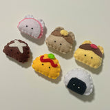 【MADE】ハーフムーンフレンズ かまぼこ猫キーホルダー