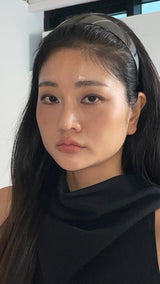 High neck sleeveless top [BLACK]