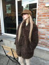カーリーファー素材のダッフルコート