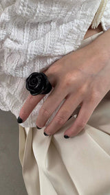 Black rose bold ring