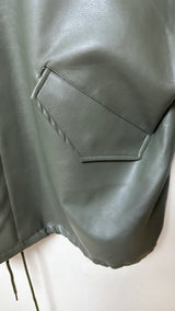 (UNISEX) LEATHER FAUX-LEATHER AUTUMN BOXY ルーズフィットフィールドジャケット – KHAKI