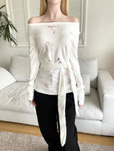 1451. Rabbit off-sholder strap T