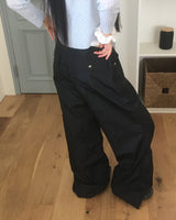 Qiya Glossy Shirring Parasuit Slit Wide Pants