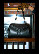 “LONGYEARBYEN” Dual Zipper Underarm Bag