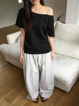 ユリミワンオフショルダールーズフィットTシャツ