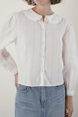 Round collar blouse