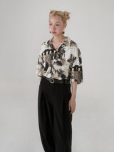 Cuban-style loose and breathable short-sleeved shirt with black and white portrait blur print.