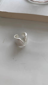 Horse shoe ring
