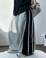 シルバー🩶🤍ツーライントラックバルーンワイドパンツ🖤🩶2カラー