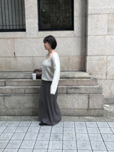 Semi long skirt
