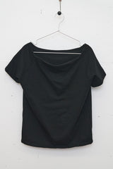 520 オフショルダーTシャツ (ブラック)