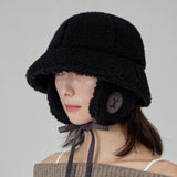 VA Curved Logo Sherpa Fur Flap Bucket Hat / Black
