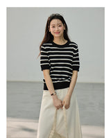 Punching Detail Summer Round Neck Knit Short Sleeve