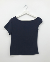 ミオアシンメティカルボートネックTシャツ (2color)