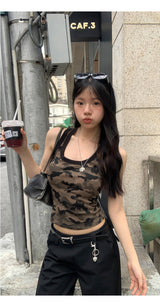 カーモレトロUネックノースリーブTシャツ