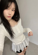  Roundneck Button Shirring T-shirt