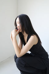 RUFFLE SLEEVELESS (BLACK)
