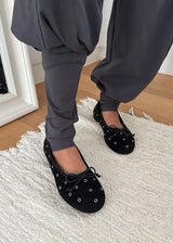EYELET SUEDE FLAT SHOES (3color)