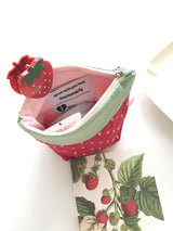 【お気に入り追加で応募】love berry pouch
