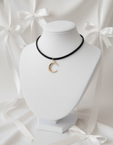  Crescent Moon Choker - Gold Color (Penthouse3 Hanjihyun, LOONA Yves Choker)