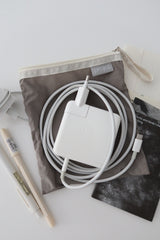 flat pouch (cream grey)