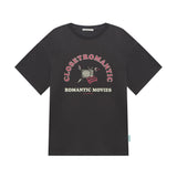 ウィッティグラフィックプリント T シャツ