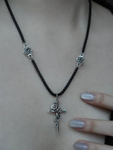 black chic cross necklace | 블랙 체인 장미 십자가 목걸이