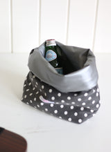 cozy lunch bag - black dot