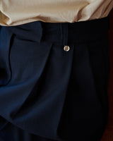 TAILORED DOUBLE PLEATED SLACKS [NAVY]