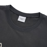 24FW チェーン刺繡スクリプトプリンティングショートスリーブTシャツ チャコール