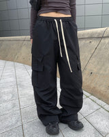 ナイロンパラシュートパンツ