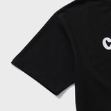 エンボスキャンパスラバーブラックショートスリーブTシャツ [Unisex]
