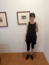 u-neck sleeveless