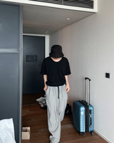 Minimal short brim bucket hat