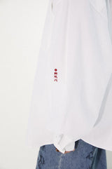 Relaxed and casual lapel and stand-up collar shirt