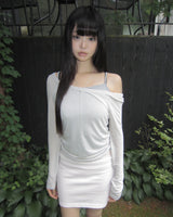 Biljeun Deep U-Neck Long-Sleeve T-Shirt