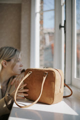 BROSCHE BAG SUEDE CARAMEL
