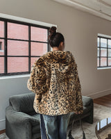 Blurry pattern hooded fur jumper