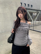 ドリューホルターレイヤードレタリングオフショルダーTシャツ