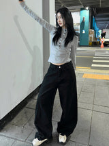 Two-button strap wide pants