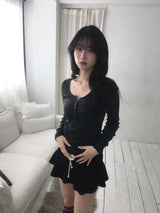 Loose button t
